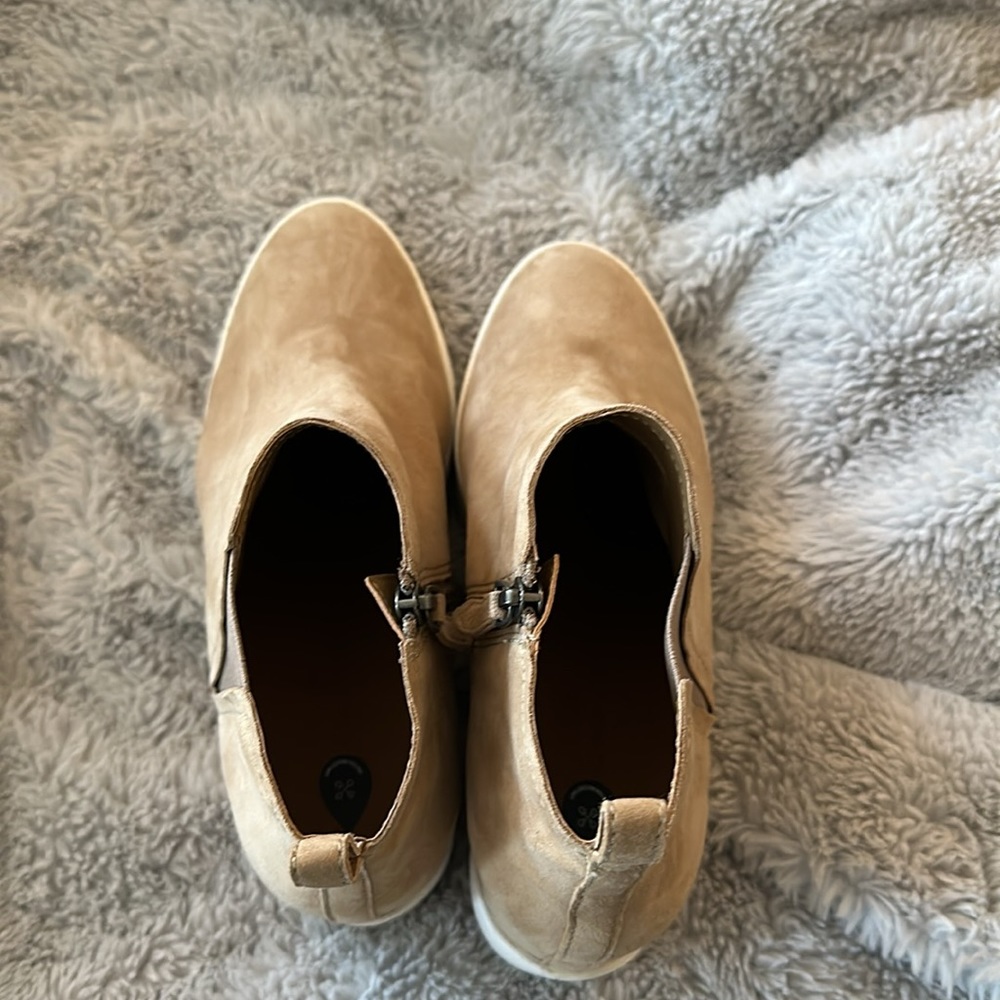 Booties - Picture 4 of 5
